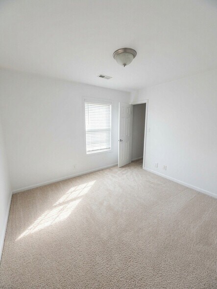 Building Photo - 126 N Cavalcade Cir