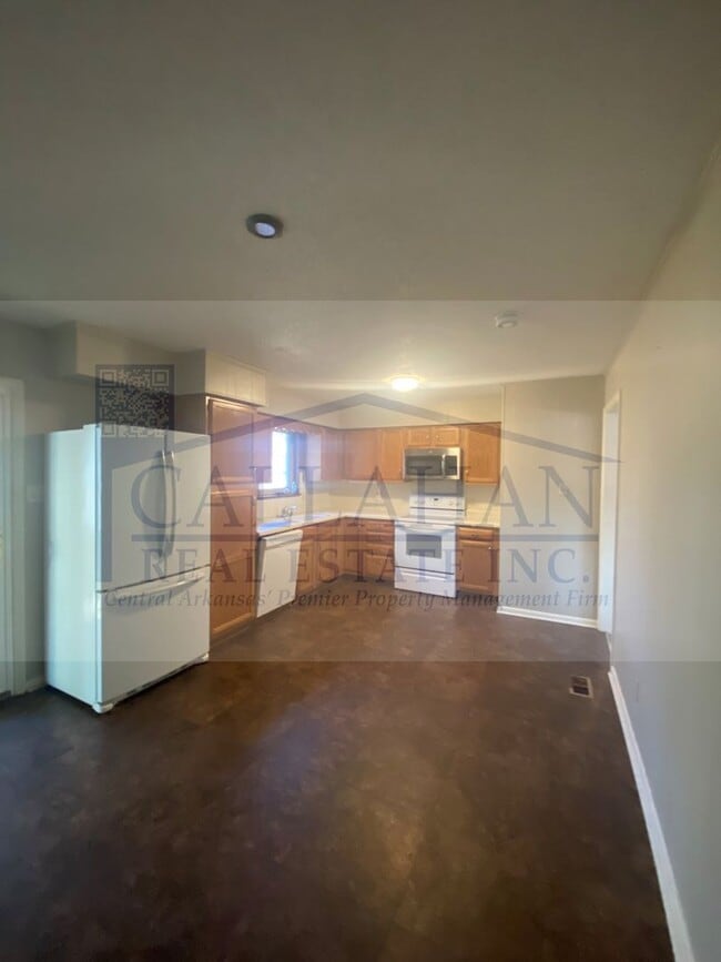 Building Photo - 303 S Longfield Ave