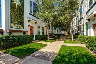 Building Photo - 3024 Carmel St