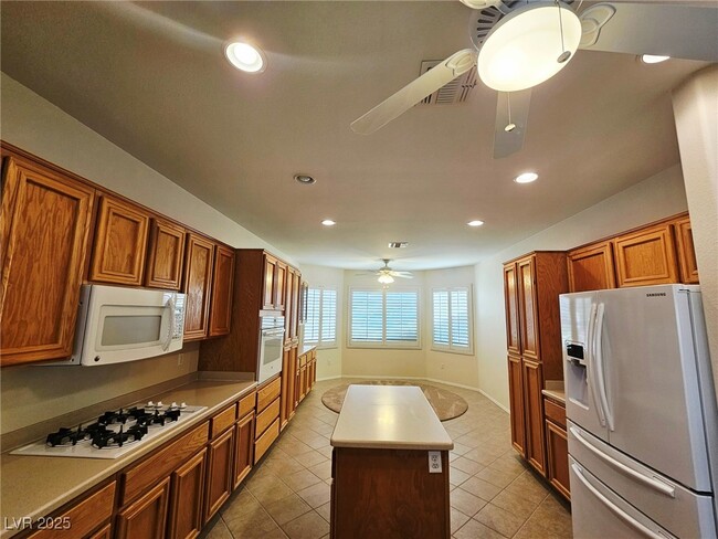 Building Photo - 2570 Hayesville Ave