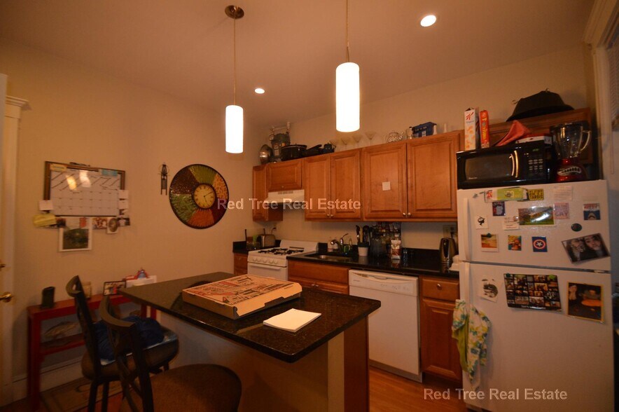 Building Photo - 110 Brainerd Rd