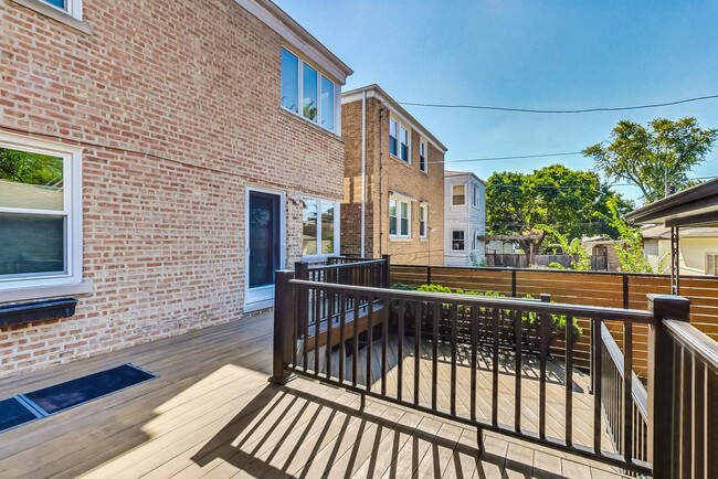 Building Photo - 5644 N Meade Ave
