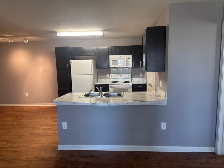 2-bedroom / 2-bath Kitchen - Abbington Glen