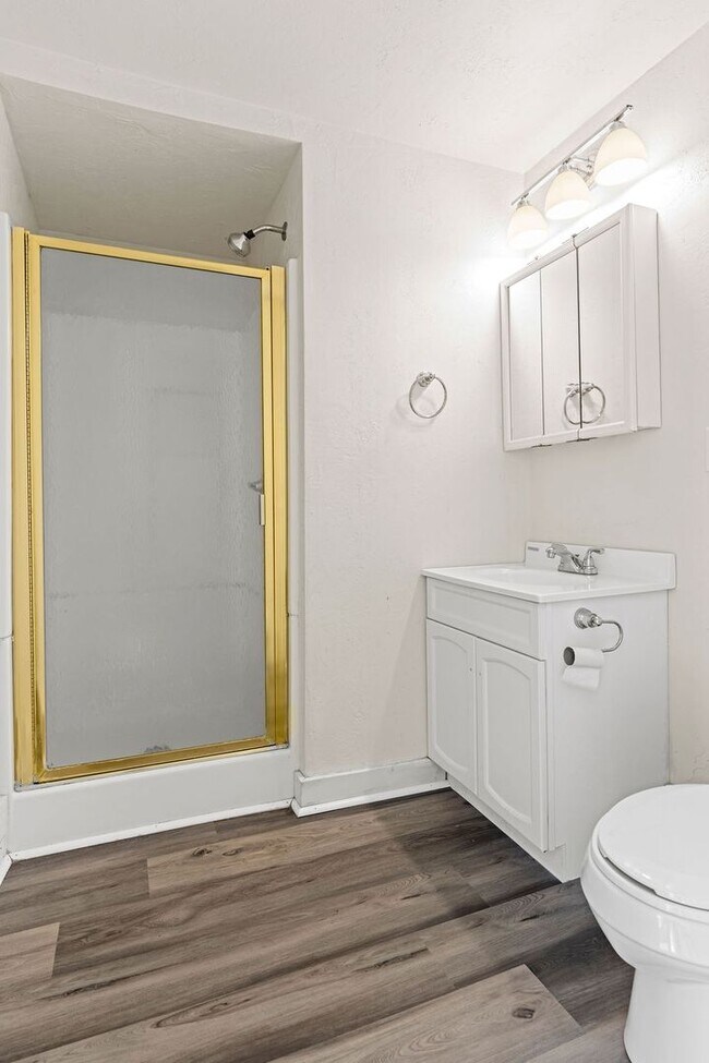 Building Photo - 211 Otter Ave