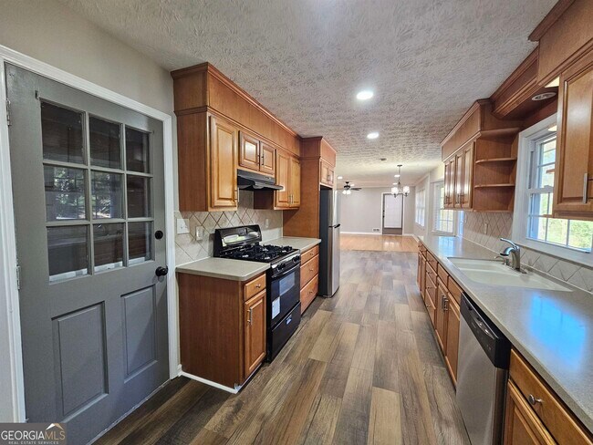 Building Photo - 683 Ginger Cake Rd