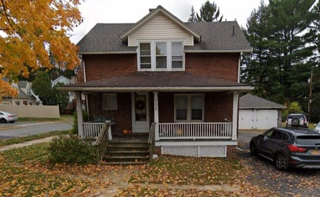 Building Photo - Classic 2 Story Brick Home on North Atherton
