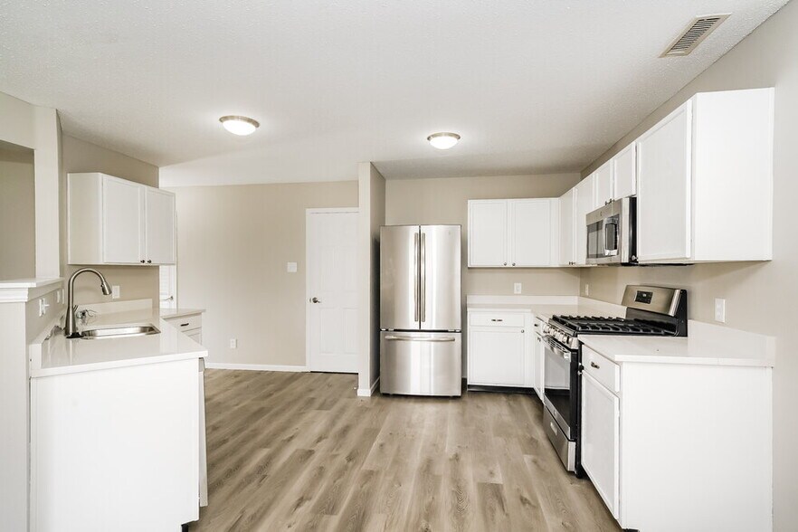 Building Photo - 8117 Retreat Ln