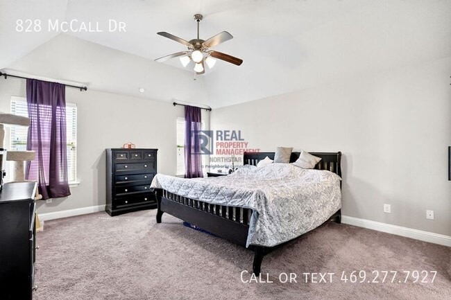Building Photo - 828 McCall Dr