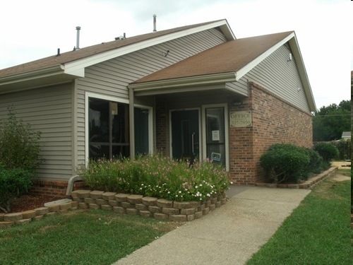 Building Photo - Greentree Apartments