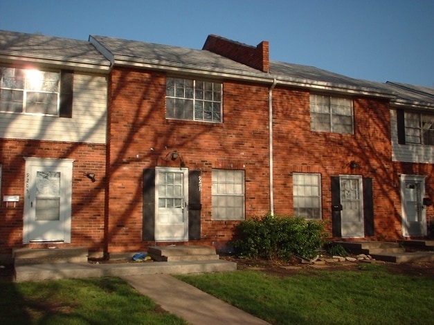 Building Photo - Nieman Townhomes