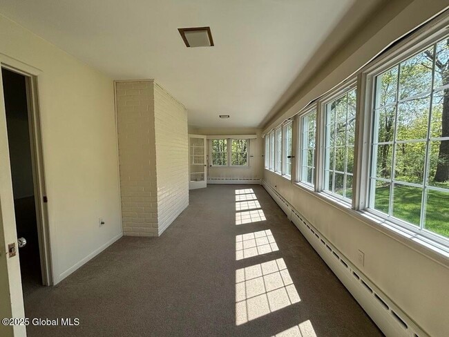 Building Photo - 4 Noonan Ln