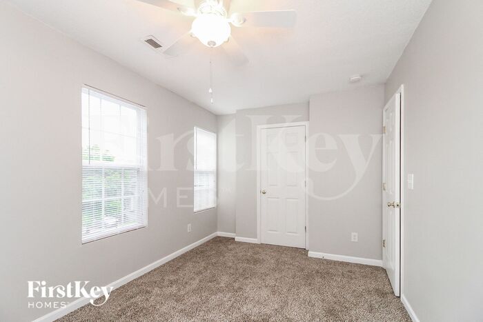 Building Photo - 355 Creekview Dr