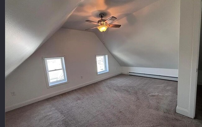 Building Photo - Spacious 3-Bedroom Apartment with Parking Limited-Time Offer!