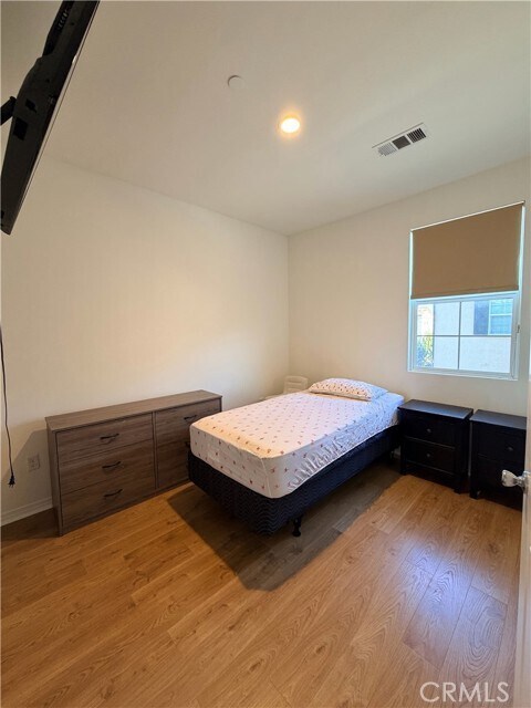 Building Photo - 818 Santa Fe Ave