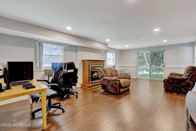 Building Photo - 3 Galewood Dr