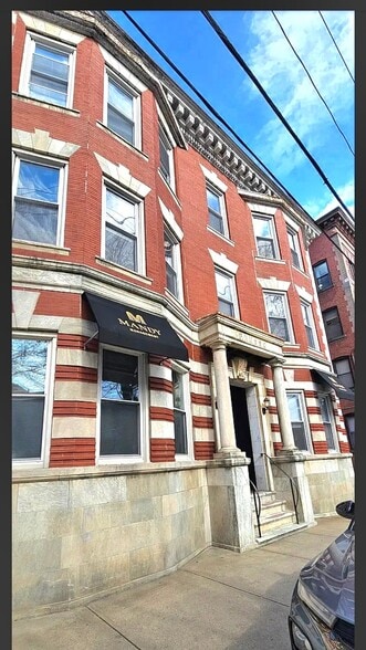 Building Photo - 533 Chapel St