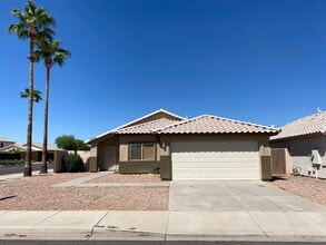 Building Photo - MOVE IN SPECIAL 3 Bed 2 Bath Corner Lot