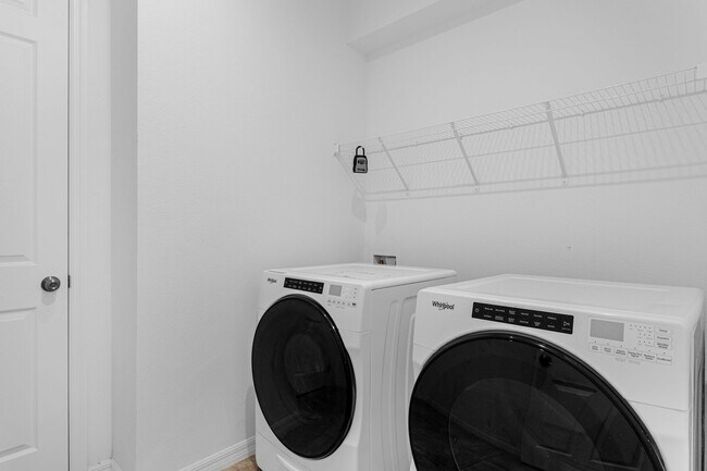 Building Photo - 8906 Caroline Bay Ct