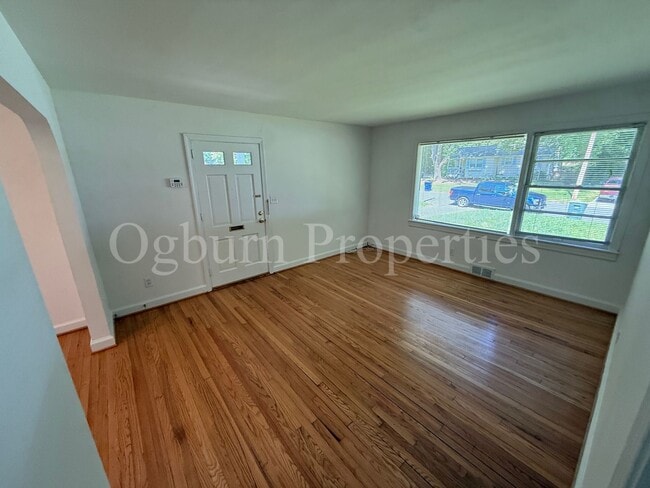 Building Photo - 144 Lawndale Dr
