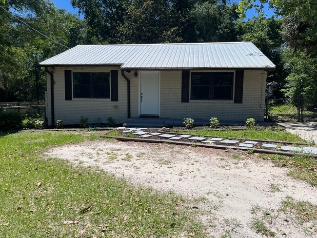 Building Photo - 1217 Kirby St