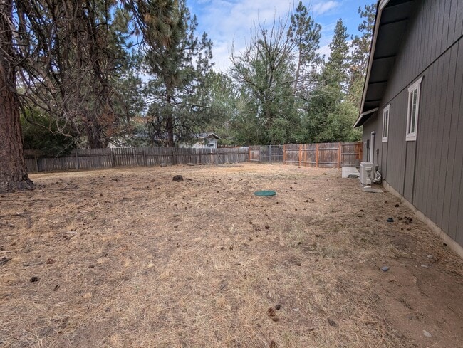 Building Photo - 60865 Jasmine Pl