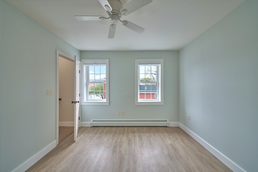 Back Bedroom - 68 South St