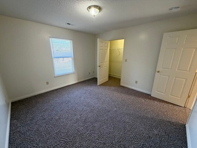Building Photo - 624 N College St