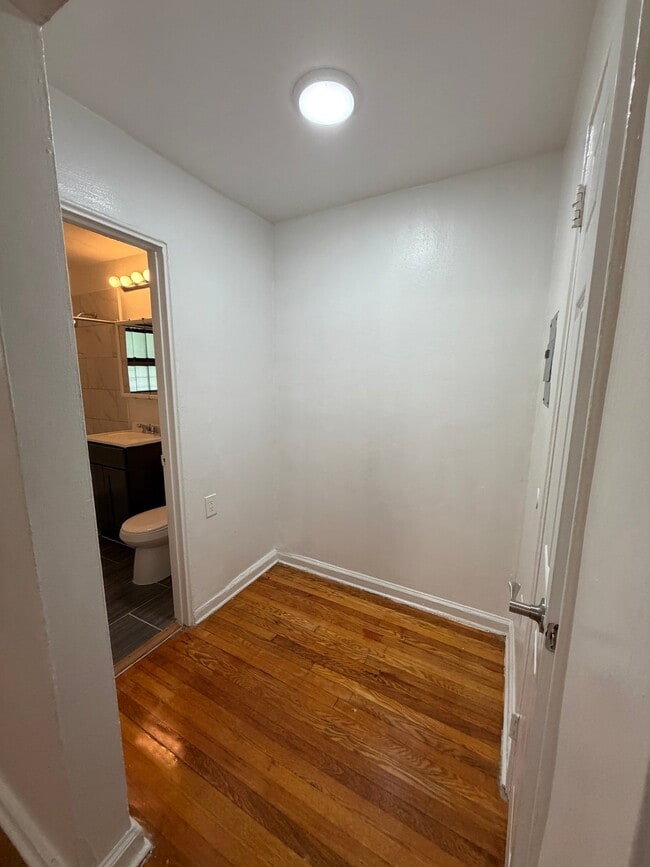 Building Photo - 463 Highland Ave