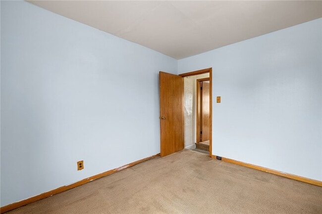 Building Photo - 1115 1/2 Church Avenue Unit