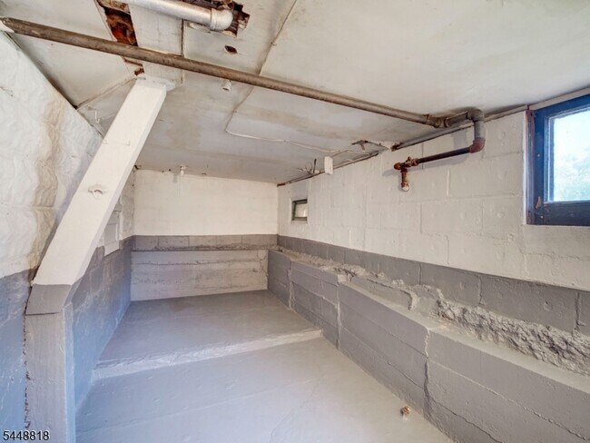 Building Photo - 158 Lexington Ave