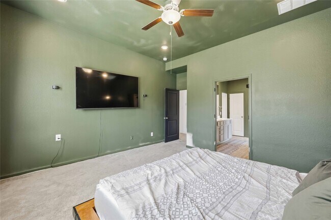 Building Photo - 4238 Redford Valley Rd