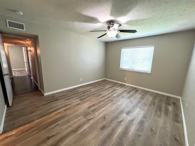 Building Photo - 1208 Crestwood Ct