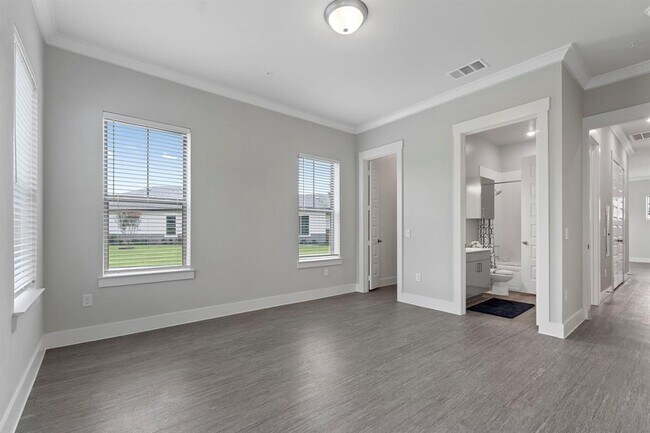 Building Photo - 4024 Bungalow Ln