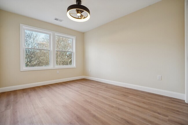 Building Photo - 11 Washington Ave