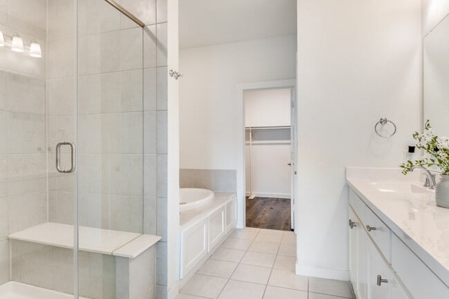 Building Photo - 1625 Dewberry Ln