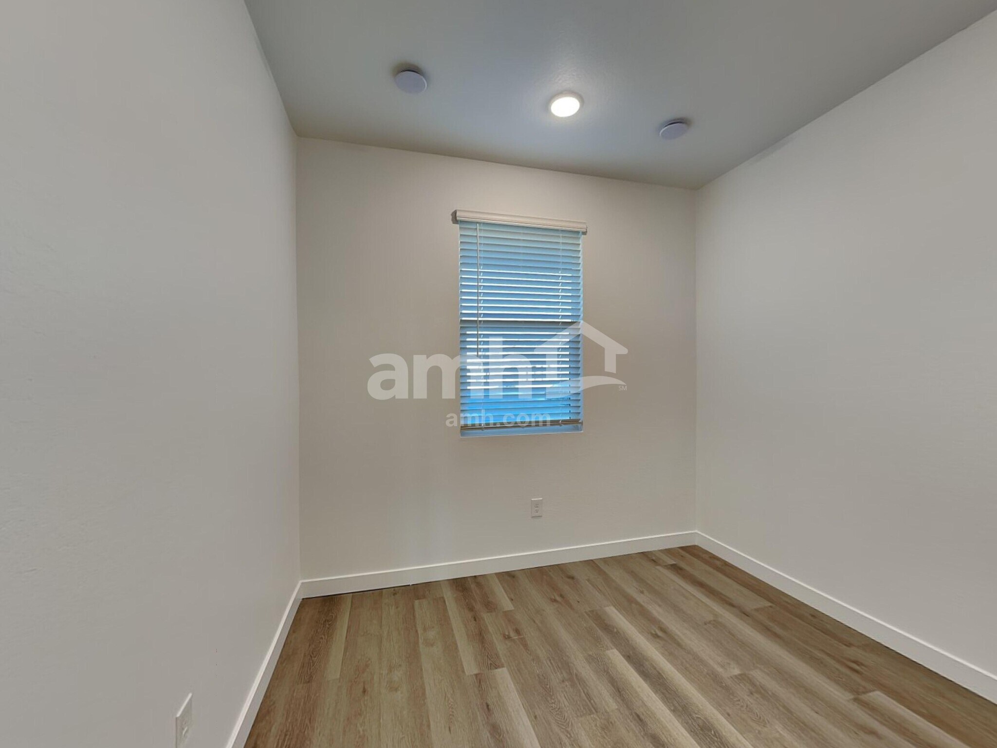 Building Photo - 6971 N 125th Dr