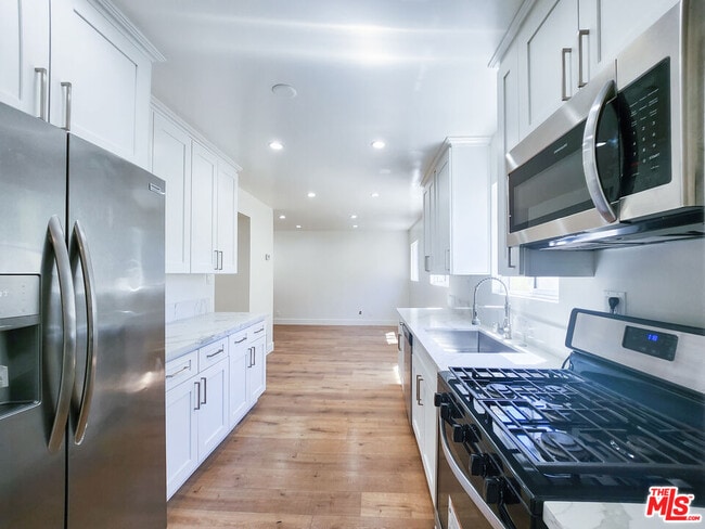 Building Photo - 2917 N Coolidge Ave