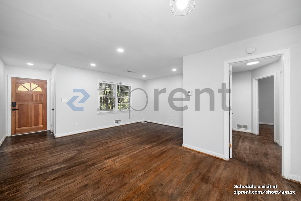 Building Photo - 792 Marstevan Dr NE