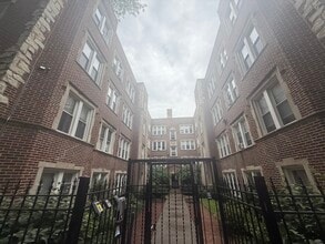 Building Photo - 7350 N Damen Ave