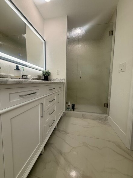 Building Photo - 820 N Trebol St