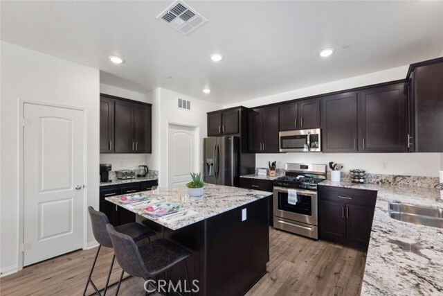 Building Photo - 65161 Rolling Hills Dr