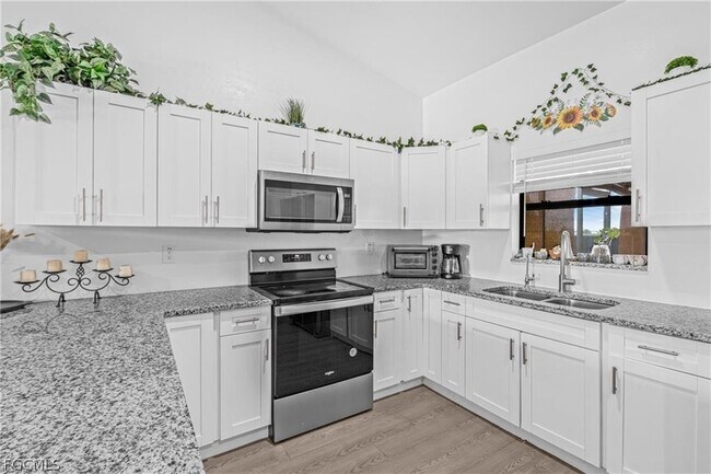 Building Photo - 9012 S Indio Ct