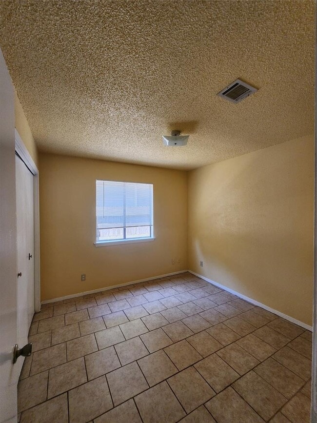 Building Photo - 2610 Garrettson Dr