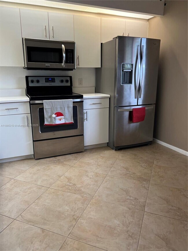 Building Photo - 12550 SW 15th St