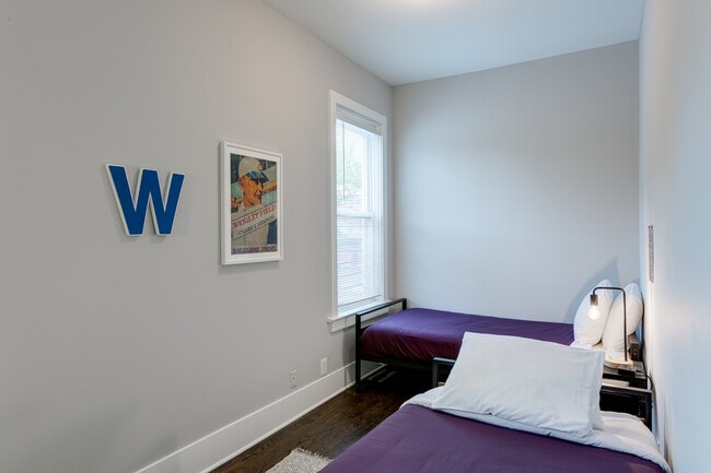 Building Photo - 1148 W Addison St