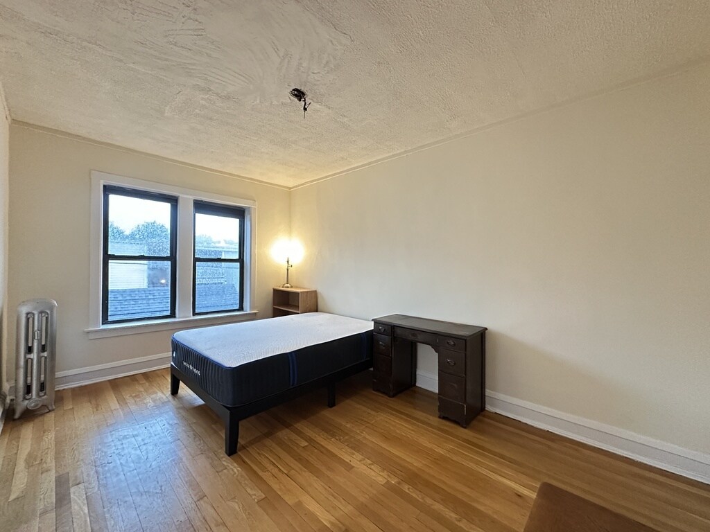 Building Photo - 3310 W Schubert Ave