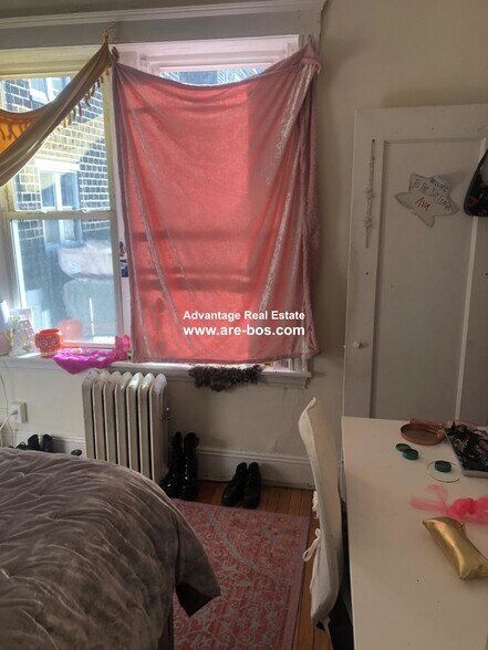 Building Photo - 54 Egmont St