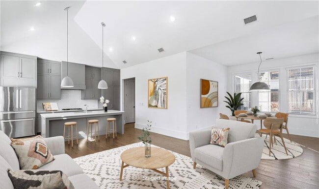 Building Photo - 377 Anders N