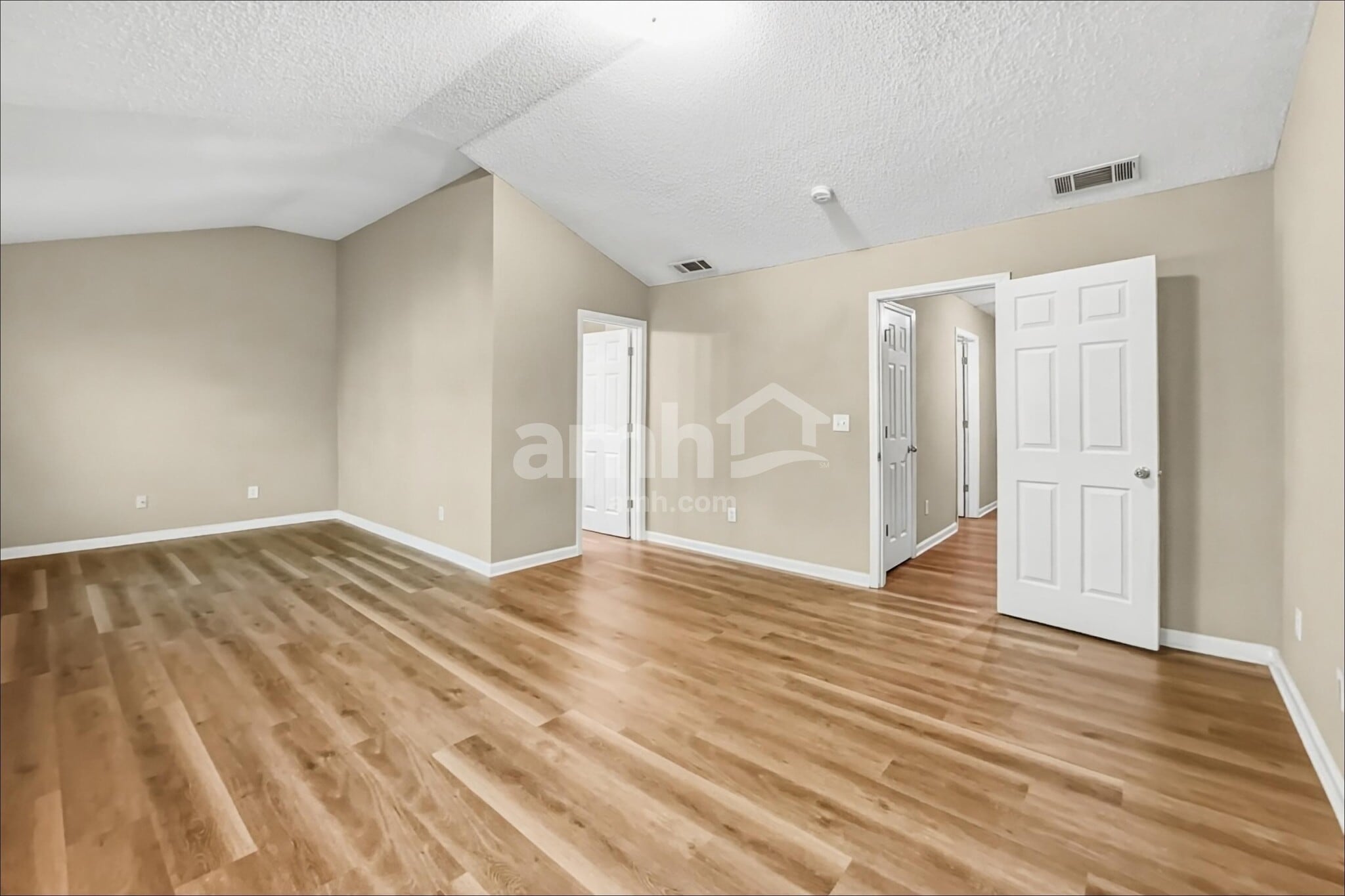 Building Photo - 369 Hidden Creek Ln