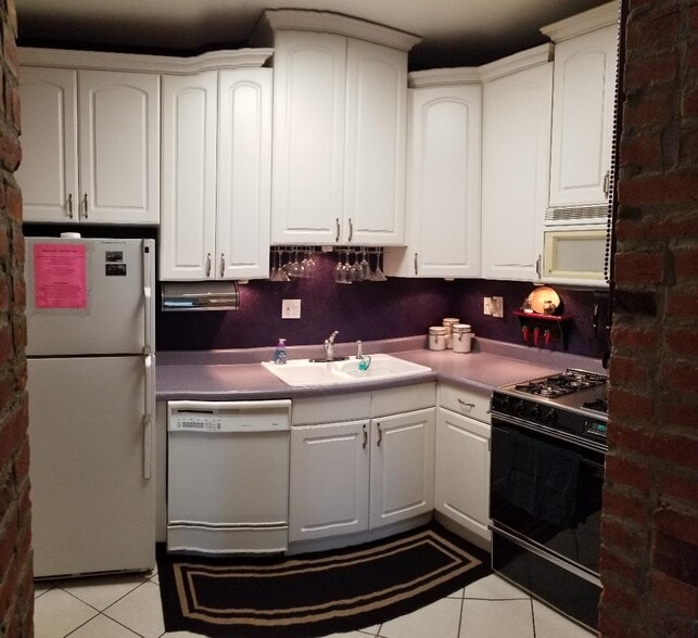 Kitchen - 1916 S 10th St